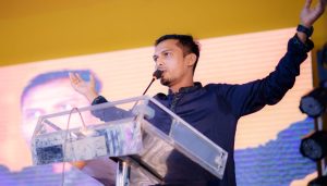 বক্তব্য দেওয়া কালে অধীর শীল